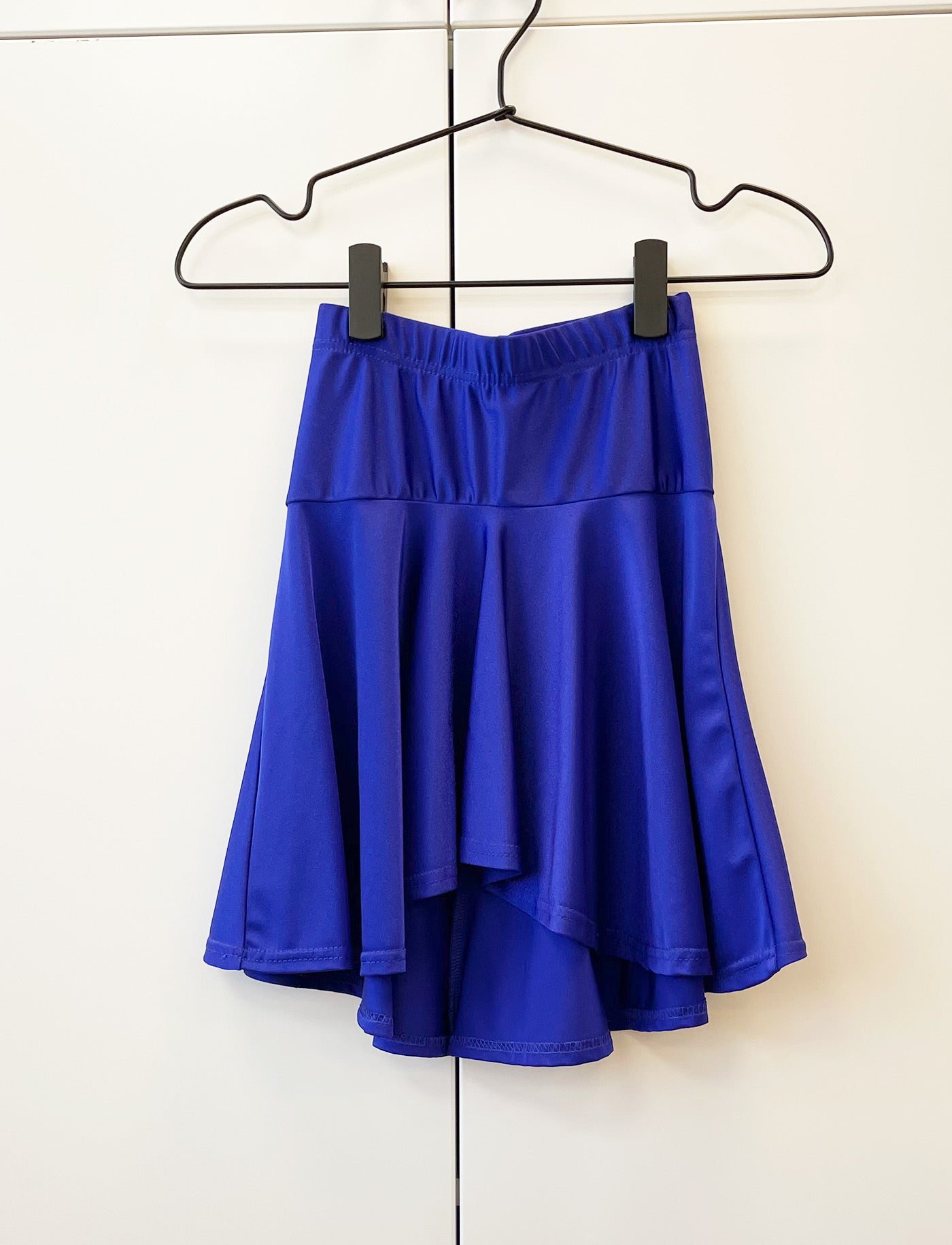 Nederdel med stramt bærestykke - Blueberry