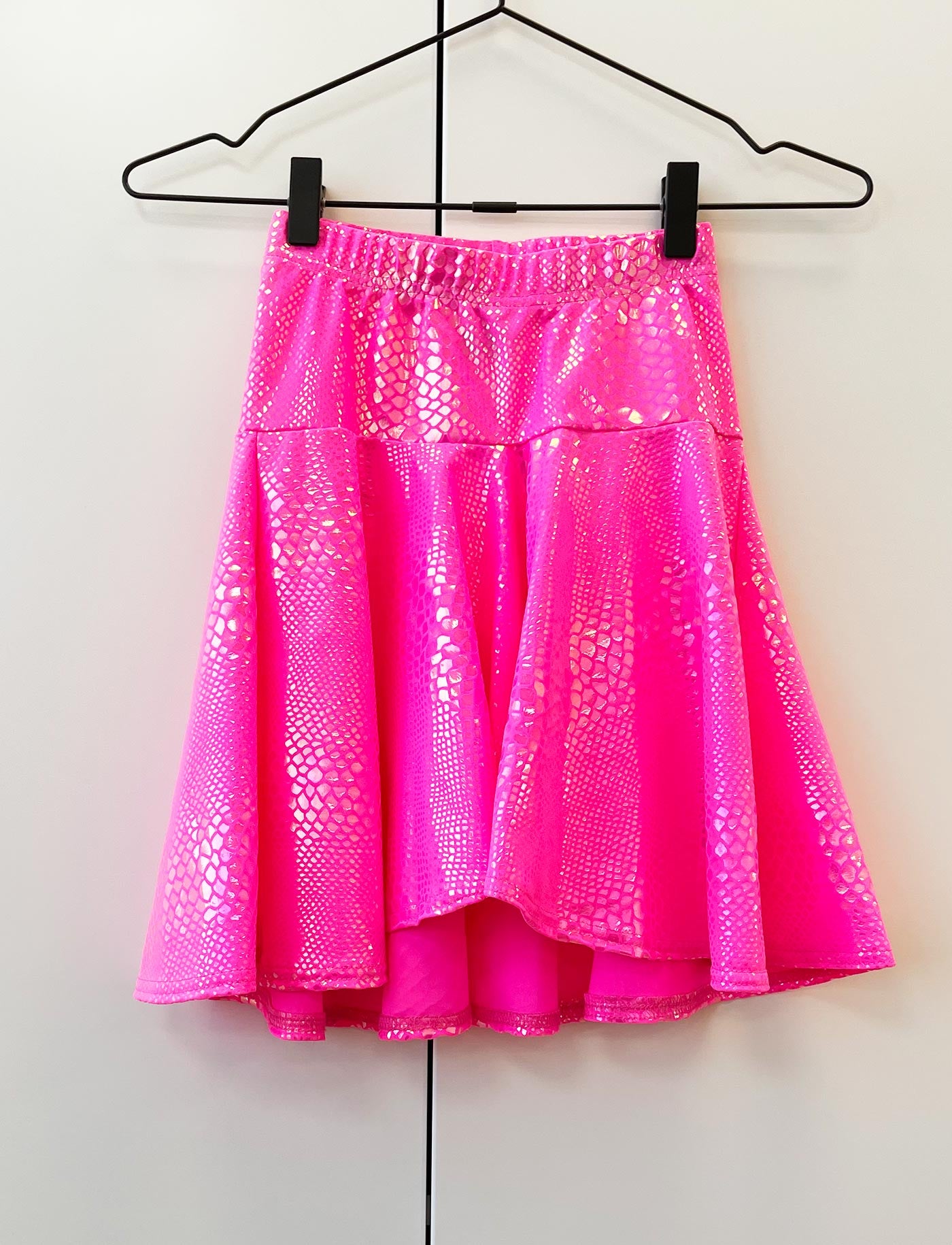 Nederdel med stramt bærestykke - Neonpink glimmer